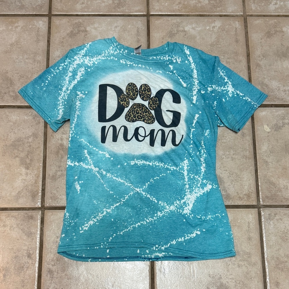 Dog Mom Graphic T-Shirt - Blue